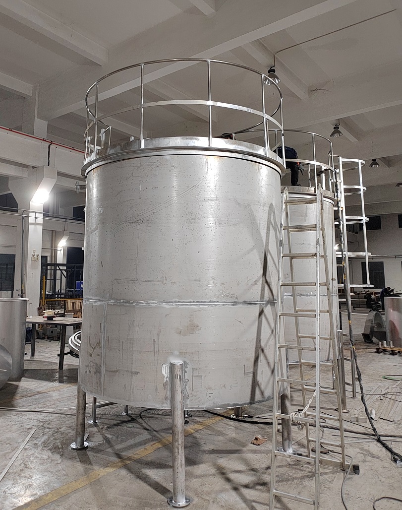 1763024911415966.jpg 双氧水储罐.jpg